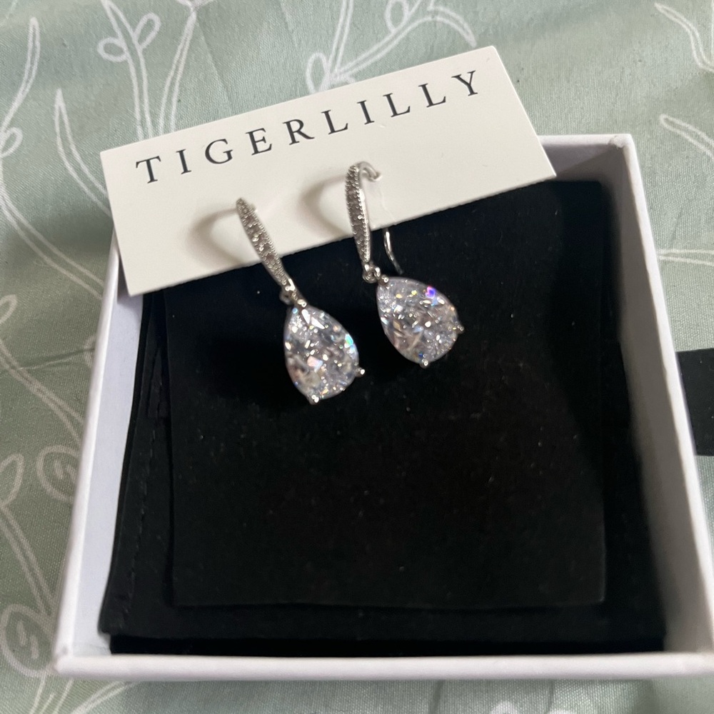 Bridal drop earrings
